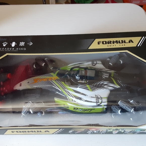 Formula Drift Remote Controlled Car - Picture 2 of 5